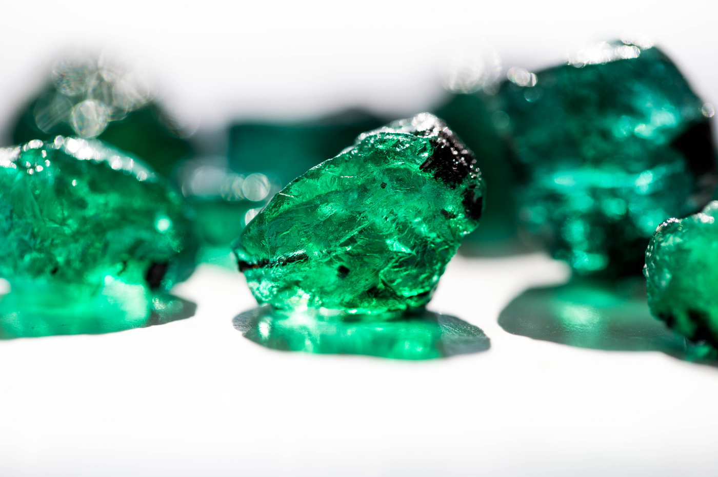 Coloured gems outperform jewellery as investments